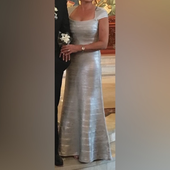 HERVE LEGER METALLIC COATED GOWN - Picture 3 of 6